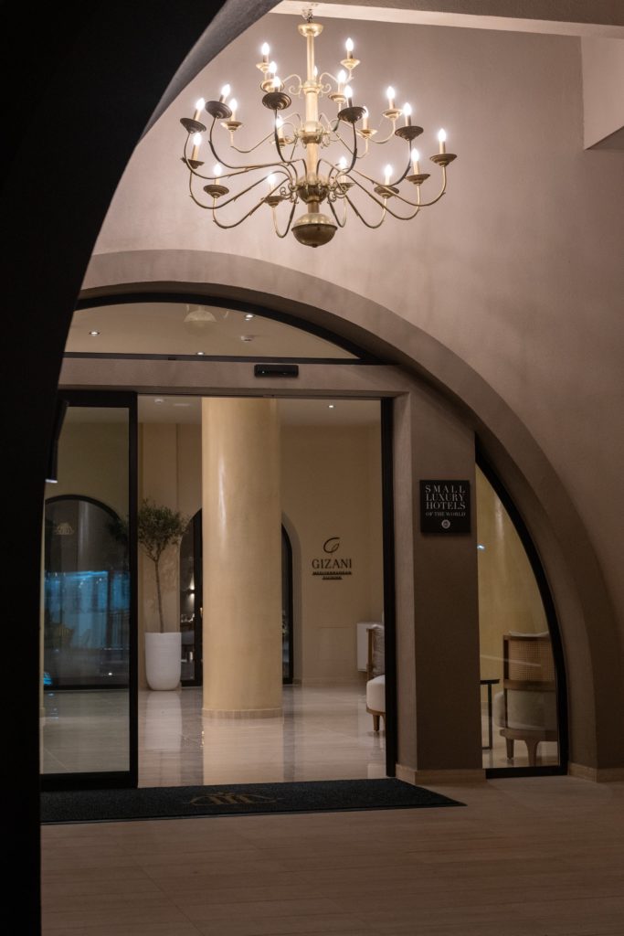 LOBBY & ENTERANCE (11)